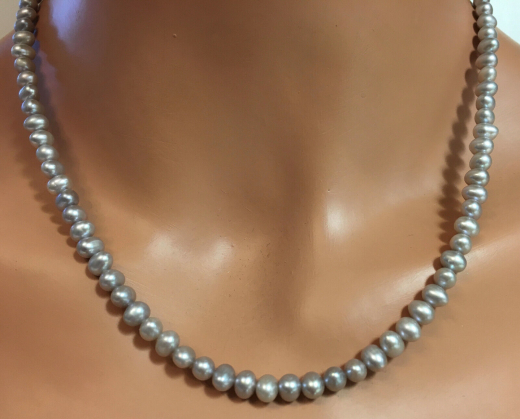 Perlenkette SWZ grau 4 - 5 mm