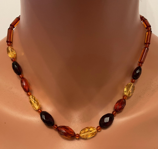 Natur Bernstein Collier mit facettierten Steinen