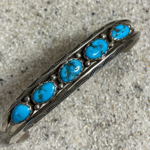 Gro�er Navajo Armreif mit 5 T�rkisen