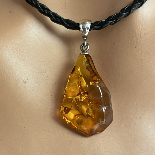 Natur Bernstein Anh�nger geschliffen