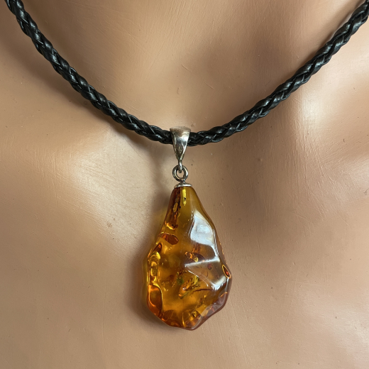 Natur Bernstein Anh�nger geschliffen