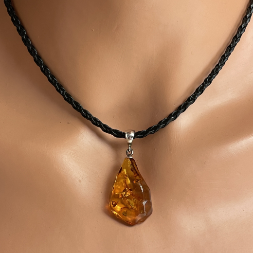 Natur Bernstein Anh�nger geschliffen