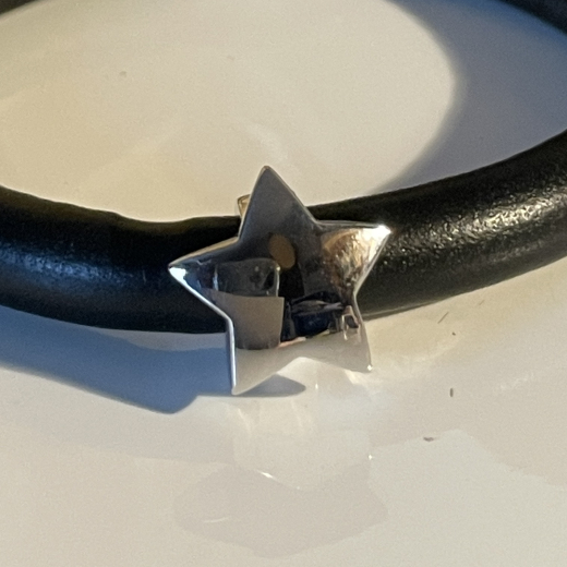 Story by Kranz & Ziegler Starter Leder Armband 18 cm mit Stern Schwarz