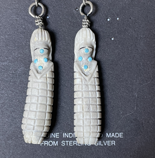 Carved Zuni Maiden Ohrh�nger Zuni Handarbeit