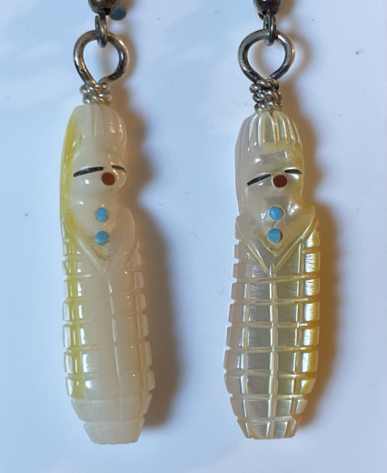 Carved Zuni Maiden Perlmutt Ohrh�nger Zuni Handarbeit