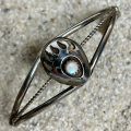 B�rentatzenarmreif mit Perlmutt Navajo Handarbeit