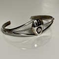 B�rentatzenarmreif mit Perlmutt Navajo Handarbeit